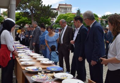 Şehit Ömer Halisdemir Anadolu Lisesi yılsonu sergisi açıldı