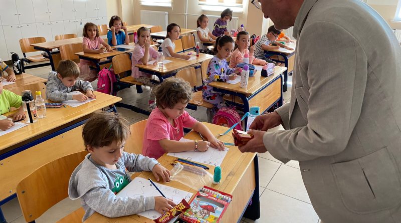 Başkan Ertürk 1. Sınıfa başlayan öğrencilere ‘Hoş Geldiniz’ ziyaretinde bulundu